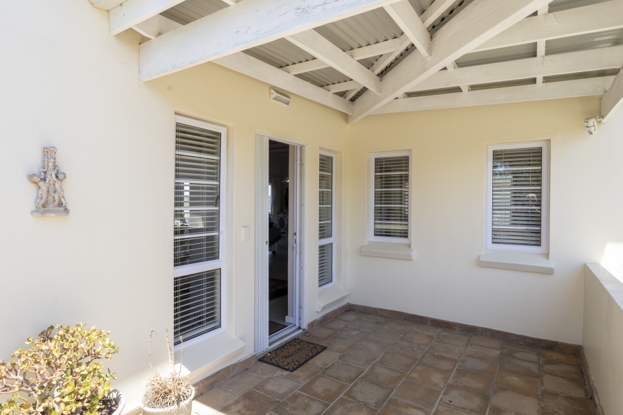 5 Bedroom Property for Sale in Kleinemonde Eastern Cape